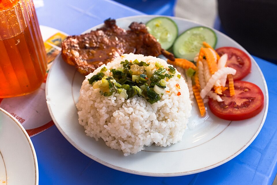 Com tam: broken rice with grilled pork, egg and pickles